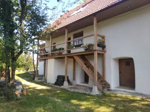 Gnezdo - Obnova - apnena fasada - Bloke